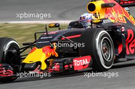 Daniel Ricciardo (AUS) Red Bull Racing RB12. 22.02.2016. Formula One Testing, Day One, Barcelona, Spain. Monday.