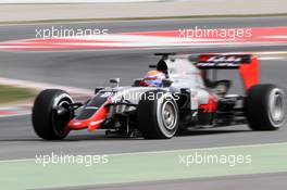 Romain Grosjean (FRA) Haas F1 Team VF-16 with front wing missing. 22.02.2016. Formula One Testing, Day One, Barcelona, Spain. Monday.