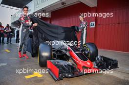 (L to R): Esteban Gutierrez (MEX) Haas F1 Team and Romain Grosjean (FRA) Haas F1 Team unveil the Haas VF-16. 22.02.2016. Formula One Testing, Day One, Barcelona, Spain. Monday.