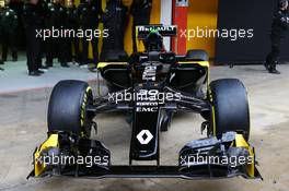 The Renault Sport F1 Team R16 is revealed. 22.02.2016. Formula One Testing, Day One, Barcelona, Spain. Monday.