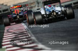 Daniel Ricciardo (AUS) Red Bull Racing RB12 leads Valtteri Bottas (FIN) Williams FW38. 23.02.2016. Formula One Testing, Day Two, Barcelona, Spain. Tuesday.