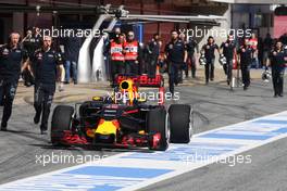 Daniil Kvyat (RUS) Red Bull Racing RB12 stops in the pit lane. 24.02.2016. Formula One Testing, Day Three, Barcelona, Spain. Wednesday.