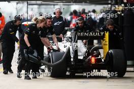 Kevin Magnussen (DEN) Renault Sport F1 Team RS16 In the pits. 24.02.2016. Formula One Testing, Day Three, Barcelona, Spain. Wednesday.