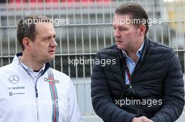 (L to R): Steve Nielsen (GBR) Williams Sporting Manager with Jos Verstappen (NLD). 24.02.2016. Formula One Testing, Day Three, Barcelona, Spain. Wednesday.