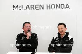 (L to R): Eric Boullier (FRA) McLaren Racing Director with Yusuke Hasegawa (JPN) Head of Honda F1 Programme. 04.03.2016. Formula One Testing, Day Four, Barcelona, Spain. Friday.