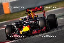 Daniil Kvyat (RUS) Red Bull Racing RB12. 03.03.2016. Formula One Testing, Day Three, Barcelona, Spain. Thursday.