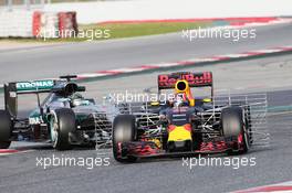 Daniil Kvyat (RUS) Red Bull Racing RB12 running sensor equipment. 03.03.2016. Formula One Testing, Day Three, Barcelona, Spain. Thursday.