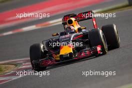 Daniil Kvyat (RUS) Red Bull Racing RB12. 03.03.2016. Formula One Testing, Day Three, Barcelona, Spain. Thursday.