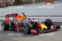 Daniil Kvyat (RUS) Red Bull Racing RB12 running sensor equipment. 03.03.2016. Formula One Testing, Day Three, Barcelona, Spain. Thursday.