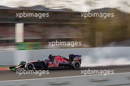 Max Verstappen (NLD) Scuderia Toro Rosso STR11 locks up under braking. 03.03.2016. Formula One Testing, Day Three, Barcelona, Spain. Thursday.