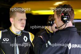 Kevin Magnussen (DEN), Renault Sport F1 Team and Chris Richards (GBR), Renault Sport F1 Team.   01.03.2016. Formula One Testing, Day One, Barcelona, Spain. Tuesday.