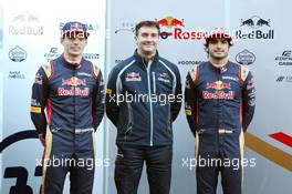 (L to R): Max Verstappen (NLD) Scuderia Toro Rosso with James Key (GBR) Scuderia Toro Rosso Technical Director and Carlos Sainz Jr (ESP) Scuderia Toro Rosso. 01.03.2016. Formula One Testing, Day One, Barcelona, Spain. Tuesday.