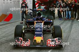 The Scuderia Toro Rosso STR11 livery is revealed. 01.03.2016. Formula One Testing, Day One, Barcelona, Spain. Tuesday.