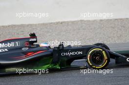 Fernando Alonso (ESP) McLaren MP4-31 with flow-vis paint on the sidepod. 01.03.2016. Formula One Testing, Day One, Barcelona, Spain. Tuesday.