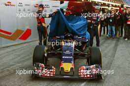 (L to R): Max Verstappen (NLD) Scuderia Toro Rosso and Carlos Sainz Jr (ESP) Scuderia Toro Rosso unveil the livery for the Scuderia Toro Rosso STR11. 01.03.2016. Formula One Testing, Day One, Barcelona, Spain. Tuesday.