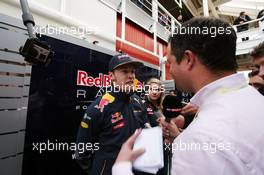 Daniil Kvyat (RUS) Red Bull Racing with Ted Kravitz (GBR) Sky Sports Pitlane Reporter. 01.03.2016. Formula One Testing, Day One, Barcelona, Spain. Tuesday.