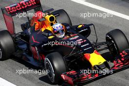 Daniel Ricciardo (AUS), Red Bull Racing  02.03.2016. Formula One Testing, Day Two, Barcelona, Spain. Wednesday.