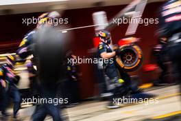 Red Bull Racing practices a pit stop. 02.03.2016. Formula One Testing, Day Two, Barcelona, Spain. Wednesday.