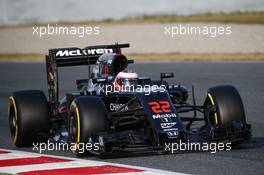 Jenson Button (GBR) McLaren MP4-31. 02.03.2016. Formula One Testing, Day Two, Barcelona, Spain. Wednesday.