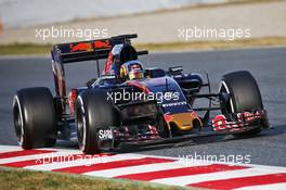 Carlos Sainz Jr (ESP) Scuderia Toro Rosso STR11. 02.03.2016. Formula One Testing, Day Two, Barcelona, Spain. Wednesday.