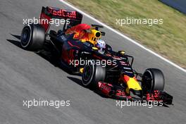 Daniel Ricciardo (AUS), Red Bull Racing  02.03.2016. Formula One Testing, Day Two, Barcelona, Spain. Wednesday.