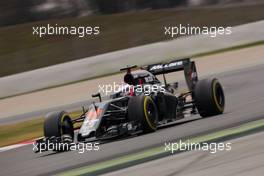 Jenson Button (GBR) McLaren MP4-31. 02.03.2016. Formula One Testing, Day Two, Barcelona, Spain. Wednesday.