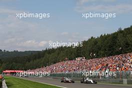 Romain Grosjean (FRA) Haas F1 Team VF-16 and Valtteri Bottas (FIN) Williams FW38 battle for position. 28.08.2016. Formula 1 World Championship, Rd 13, Belgian Grand Prix, Spa Francorchamps, Belgium, Race Day.