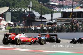 Sebastian Vettel (GER) Ferrari SF16-H spins at the start of the race. 28.08.2016. Formula 1 World Championship, Rd 13, Belgian Grand Prix, Spa Francorchamps, Belgium, Race Day.