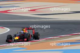 Daniel Ricciardo (AUS), Red Bull Racing  01.04.2016. Formula 1 World Championship, Rd 2, Bahrain Grand Prix, Sakhir, Bahrain, Practice Day