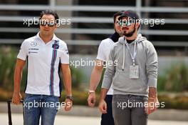 Felipe Massa (BRA) Williams with his brother Dudu Massa (BRA). 01.04.2016. Formula 1 World Championship, Rd 2, Bahrain Grand Prix, Sakhir, Bahrain, Practice Day