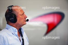 Ron Dennis (GBR) McLaren Executive Chairman. 01.04.2016. Formula 1 World Championship, Rd 2, Bahrain Grand Prix, Sakhir, Bahrain, Practice Day