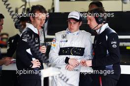 Stoffel Vandoorne (BEL) McLaren. 01.04.2016. Formula 1 World Championship, Rd 2, Bahrain Grand Prix, Sakhir, Bahrain, Practice Day