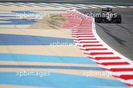 Stoffel Vandoorne (BEL) McLaren MP4-31. 01.04.2016. Formula 1 World Championship, Rd 2, Bahrain Grand Prix, Sakhir, Bahrain, Practice Day