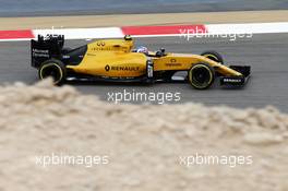 Jolyon Palmer (GBR) Renault Sport F1 Team RS16. 01.04.2016. Formula 1 World Championship, Rd 2, Bahrain Grand Prix, Sakhir, Bahrain, Practice Day