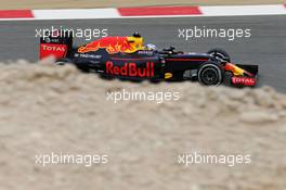 Daniel Ricciardo (AUS) Red Bull Racing RB12. 01.04.2016. Formula 1 World Championship, Rd 2, Bahrain Grand Prix, Sakhir, Bahrain, Practice Day