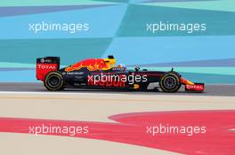Daniel Ricciardo (AUS) Red Bull Racing RB12. 01.04.2016. Formula 1 World Championship, Rd 2, Bahrain Grand Prix, Sakhir, Bahrain, Practice Day