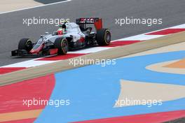 Esteban Gutierrez (MEX), Haas F1 Team  01.04.2016. Formula 1 World Championship, Rd 2, Bahrain Grand Prix, Sakhir, Bahrain, Practice Day