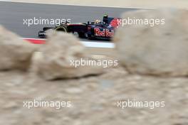 Carlos Sainz (ESP), Scuderia Toro Rosso  01.04.2016. Formula 1 World Championship, Rd 2, Bahrain Grand Prix, Sakhir, Bahrain, Practice Day