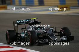 Nico Rosberg (GER) Mercedes AMG F1 W07 Hybrid. 01.04.2016. Formula 1 World Championship, Rd 2, Bahrain Grand Prix, Sakhir, Bahrain, Practice Day