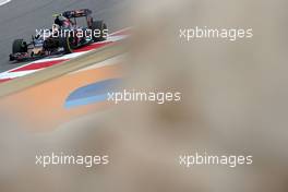 Carlos Sainz (ESP), Scuderia Toro Rosso  01.04.2016. Formula 1 World Championship, Rd 2, Bahrain Grand Prix, Sakhir, Bahrain, Practice Day