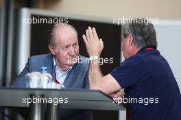 (L to R): Former Spanish King Juan Carlos with Carlos Sainz (ESP). 01.04.2016. Formula 1 World Championship, Rd 2, Bahrain Grand Prix, Sakhir, Bahrain, Practice Day