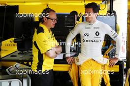 (L to R): Mark Slade (GBR) Renault Sport F1 Team Race Engineer with Jolyon Palmer (GBR) Renault Sport F1 Team. 01.04.2016. Formula 1 World Championship, Rd 2, Bahrain Grand Prix, Sakhir, Bahrain, Practice Day