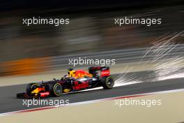 Daniil Kvyat (RUS), Red Bull Racing  01.04.2016. Formula 1 World Championship, Rd 2, Bahrain Grand Prix, Sakhir, Bahrain, Practice Day