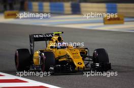 Jolyon Palmer (GBR) Renault Sport F1 Team RS16. 01.04.2016. Formula 1 World Championship, Rd 2, Bahrain Grand Prix, Sakhir, Bahrain, Practice Day