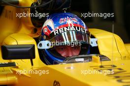 Jolyon Palmer (GBR) Renault Sport F1 Team RS16. 01.04.2016. Formula 1 World Championship, Rd 2, Bahrain Grand Prix, Sakhir, Bahrain, Practice Day