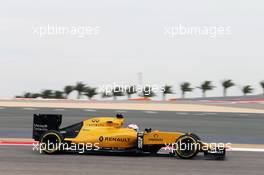 Kevin Magnussen (DEN) Renault Sport F1 Team RS16. 01.04.2016. Formula 1 World Championship, Rd 2, Bahrain Grand Prix, Sakhir, Bahrain, Practice Day