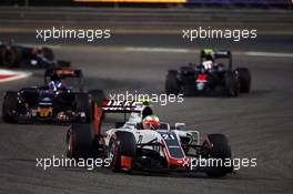Esteban Gutierrez (MEX) Haas F1 Team VF-16. 03.04.2016. Formula 1 World Championship, Rd 2, Bahrain Grand Prix, Sakhir, Bahrain, Race Day.