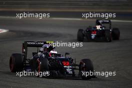Jenson Button (GBR) McLaren MP4-31. 03.04.2016. Formula 1 World Championship, Rd 2, Bahrain Grand Prix, Sakhir, Bahrain, Race Day.