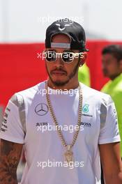 Lewis Hamilton (GBR) Mercedes AMG F1. 02.04.2016. Formula 1 World Championship, Rd 2, Bahrain Grand Prix, Sakhir, Bahrain, Qualifying Day.