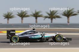 Lewis Hamilton (GBR) Mercedes AMG F1 W07 Hybrid. 02.04.2016. Formula 1 World Championship, Rd 2, Bahrain Grand Prix, Sakhir, Bahrain, Qualifying Day.